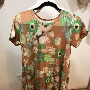 Size XS LuLaRoe Carly. Pre-owned.